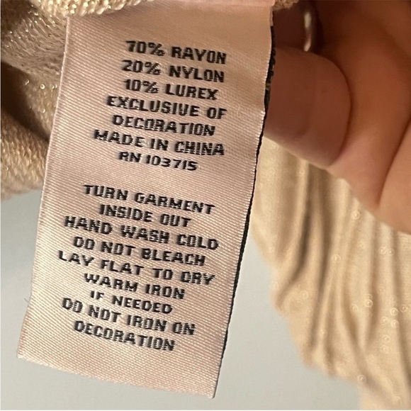 Nanette Lepore Metalic Gold Knit Sweater Scoop
Pullover Puffy Ribbed Sleeve Sz L - Picture 9 of 11